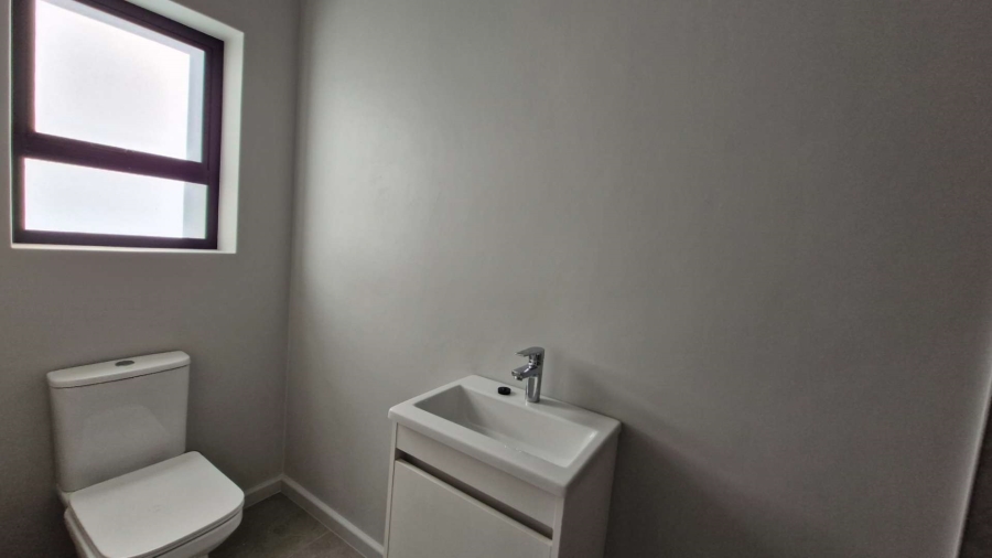 To Let 2 Bedroom Property for Rent in Capri Western Cape